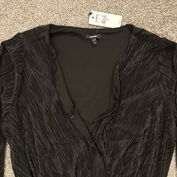 Express Women's Long Sleeve Surplice Top Size XS Black Pleated V-Neck NWT $58 - Picture 6 of 16